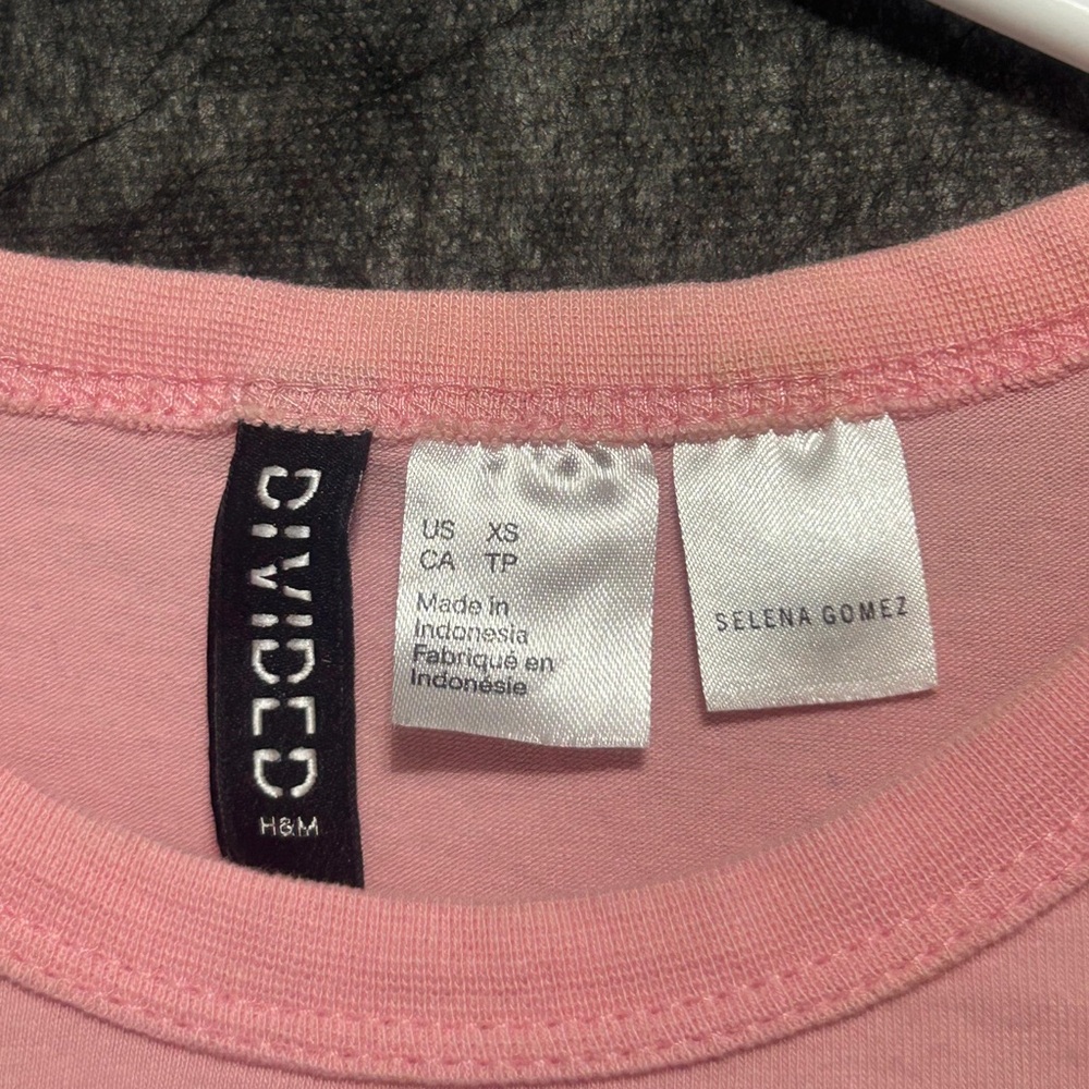 H&M Divided women’s Size XS Selena Gomez Pink Graphic Tee(A273)✨ - Picture 9 of 16